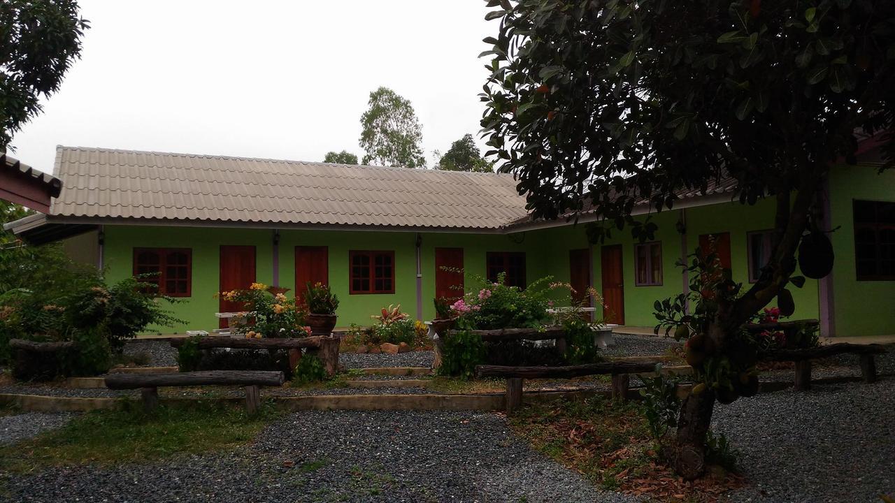 Areeya Resort Watthana Nakhon Exterior foto